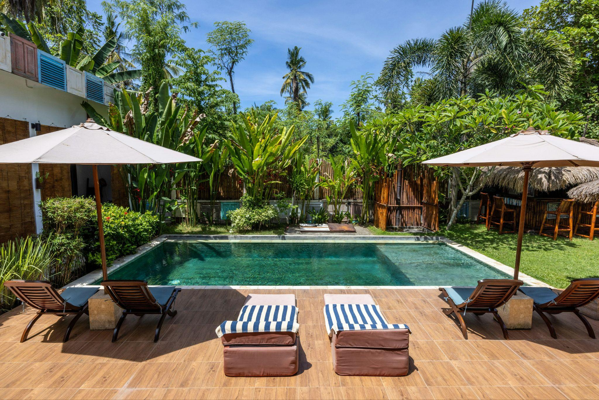 Expert Advice on Crafting a Unique Pool Experience